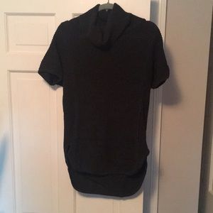 Ugg Size XS Short Sleeve Hi/Low Cowl Neck Sweater